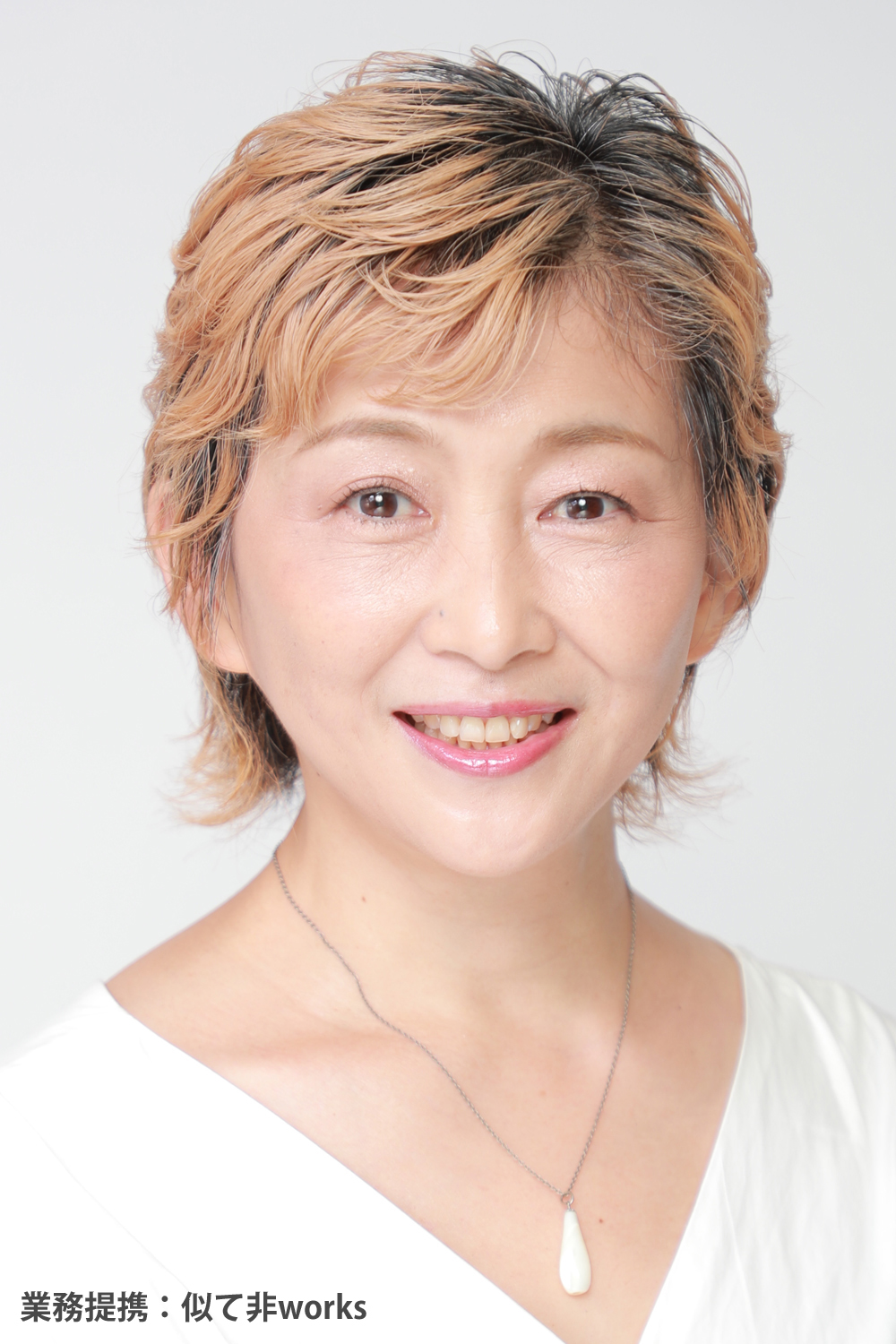 綾乃梓 